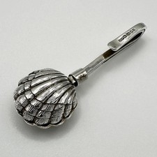 VINTAGE SHELL NAPKIN CLIP