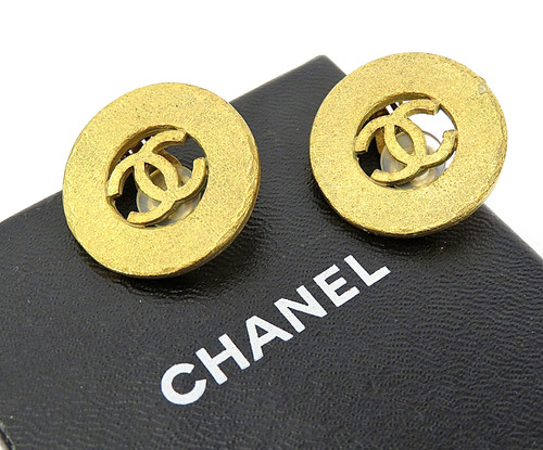 Authentic chanel goldtone - authentic,