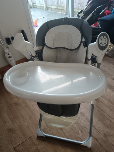 Highchair with swing - with, music