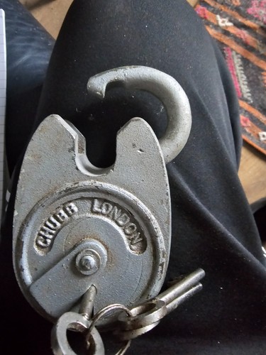 Vintage close chubb battleship