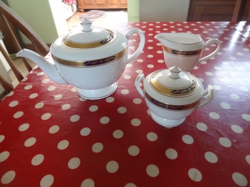 Royal worcester sovereign bone - royal,