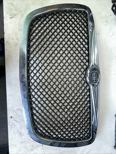 Chrysler 300c honeycomb style - chrysler,