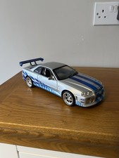 Joyride 1:18 2001 Nissan