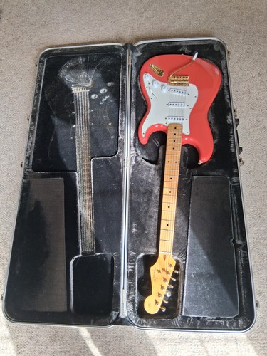 1976 fender moulded - 1976, case