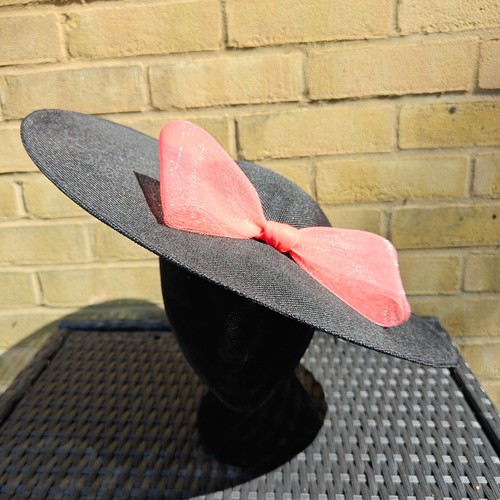Black coral pink wide - coral, brim