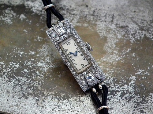Just beautiful 1930 18ct - just, 1930’s