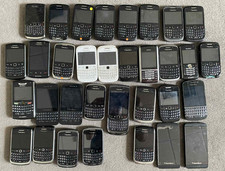 JOB LOT x33 Blackberry Mobile Phones Various Models Faulty / Spares Repairs