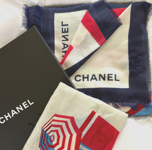 Oversized chanel beach - oversized,