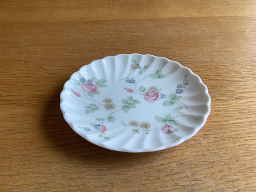 Wedgwood rosehip pattern - wedgwood,