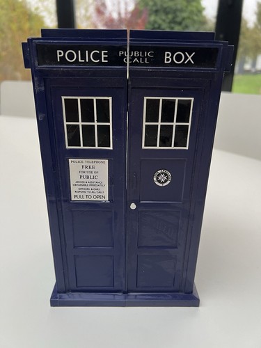 Vintage who plastic tardis - dr,