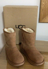 UGG Kids Classic Short II Sheepskin Boots - UK 13 - Chestnut RRP £125.00