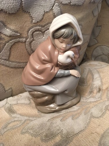Nao lladro figurine girl - lladro,