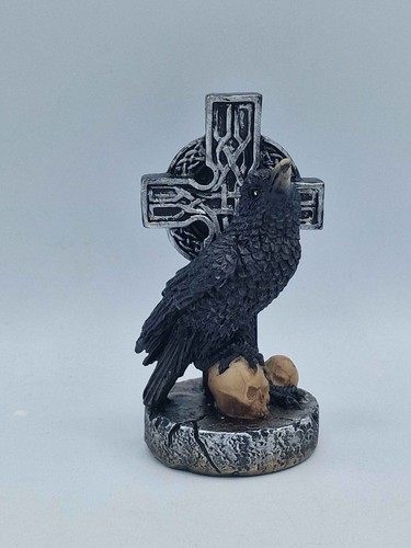 Raven figure front - raven, (a)