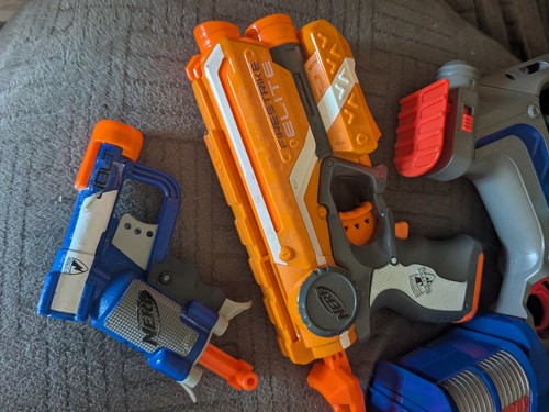 Nerf gun bundle pieces - gun, +