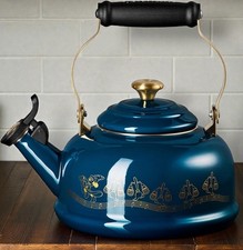 Le Creuset Disney Mickey Mouse