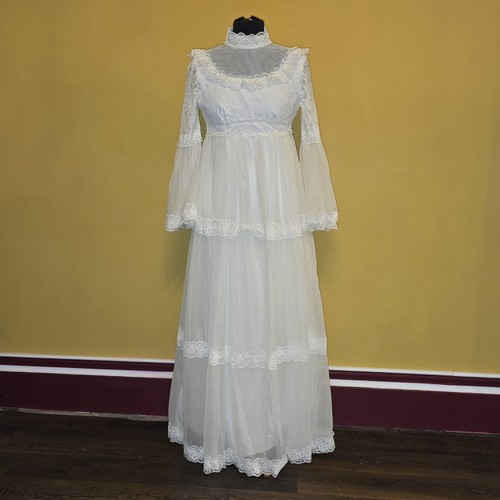 Vintage 1970s ethereal belle - vintage,