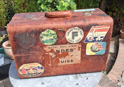 Vintage steamer trunk - vintage,,