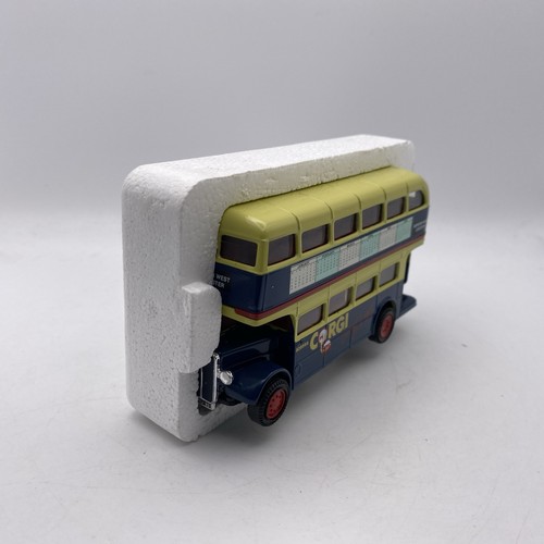 Corgi 826666 collectors club - 826666,