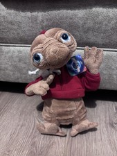 E.T red hoodie Universal
