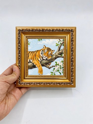Majestic resting tiger apple - tiger,