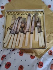 EPNS (ELECTRO PLATED NICKEL SILVER) SET OF 6 KNIVES & FORKS. USED NEED CLEANING.