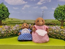 Sylvanian Families Sewing With