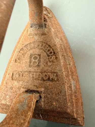 Vintage cast iron flat - cast,