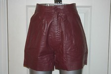 BRAG MAROON Faux Vegan LEATHER PU SHORTS XS/S uk10us6eu36 Waist w24ins w61cms