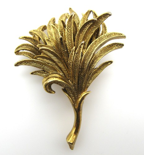 Vintage textured feather - textured,
