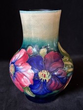 MOORCROFT CLEMATIS FLOWERS VASE 6.8 in. Blue & Green YEN-YEN SHAPED Antique 1935