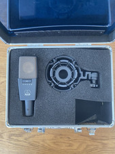 AKG C414 B XLS Condenser Microphone Black With Shockmount And Hard case
