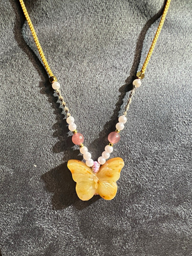 Natural sleeve jade butterfly