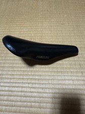 FIVE GOLD black saddle