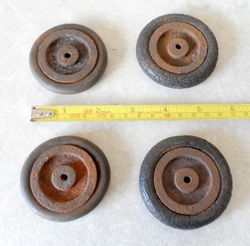 Cast iron wheels with tyres - cast,