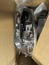 BMW F20 Passenger Headlight For 1 Series (Lens Cracked)