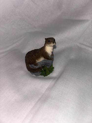 Vintage minature otter - vintage,