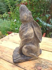 Sml moon gazing hare stone - moon,