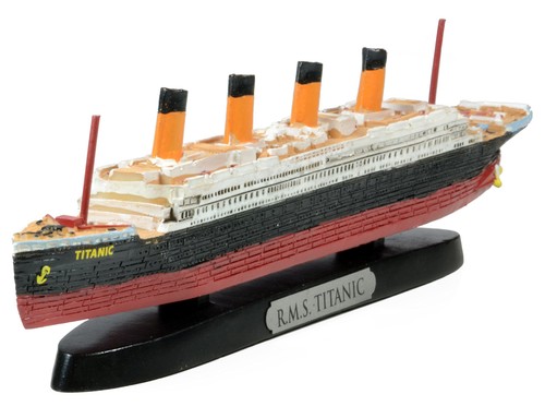 Titanic resin model - titanic,