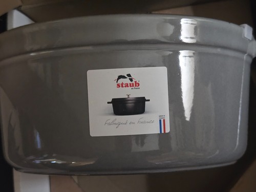 Staub cast iron round - staub, qt,