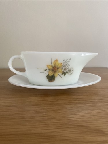 Jaj pyrex gravy boat - pyrex,