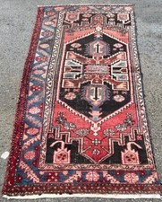 A GORGEOUS ANTIQUE HANDMADE TRADITIONAL ORIENTAL PART OF RUG(200 x 102 cm)*