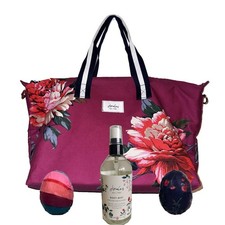 Joules Floral Wreath Weekend