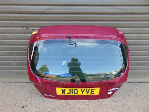 Ford fiesta magenta tailgate - ford,