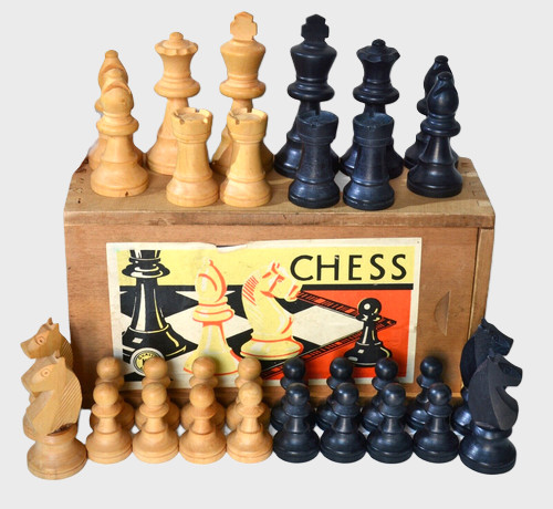 Vintage wooden staunton - wooden,
