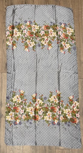 Gucci 100 silk large shawl - silk,