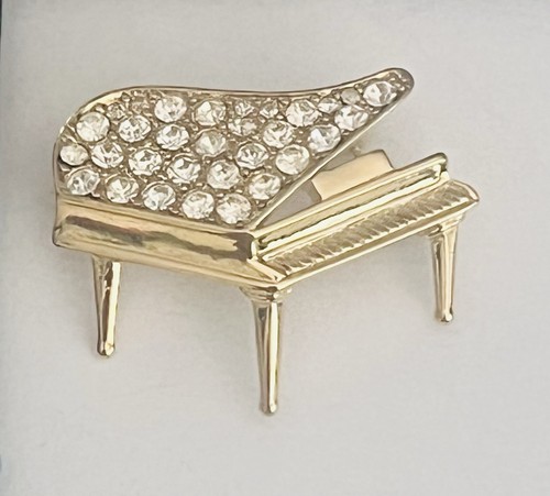 Vintage trifari signed grand - vintage,