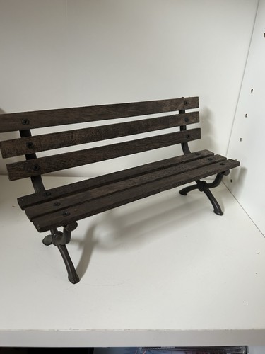 Scale wooden park bench - scale,