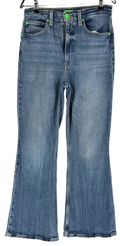 Levi deepika padukone - x,