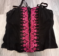 Beautiful embroidered black and cerise basque - New