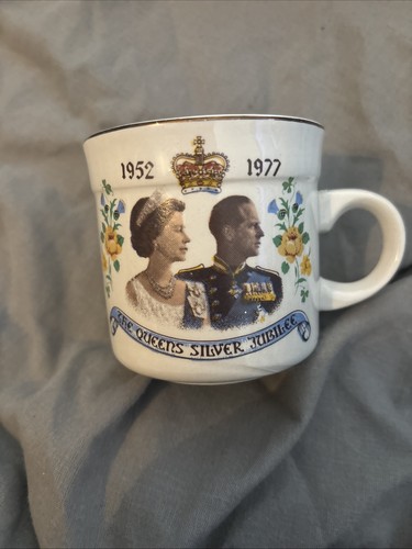 Queen elizabeth silver jubilee - elizabeth,